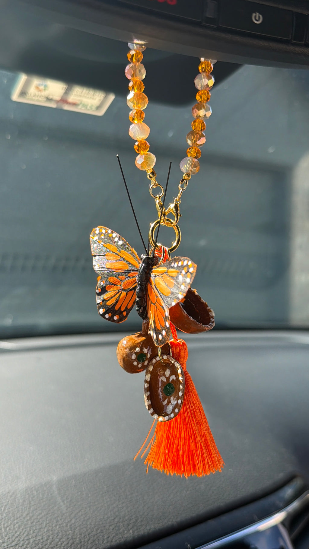 vuelo eterno hanging charm B